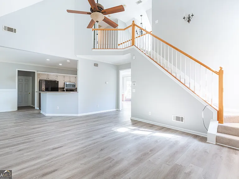 1748 Christiana Dr — Photo 8