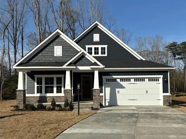 2210 Mainsail Dr, Carrollton, VA 23314