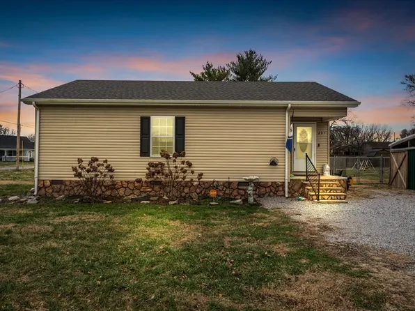 201 College St N, Cowan, TN 37318