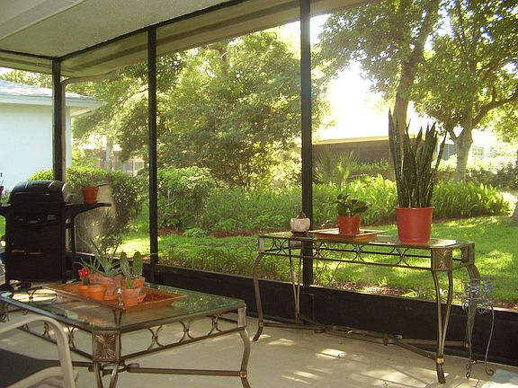 Screen porch