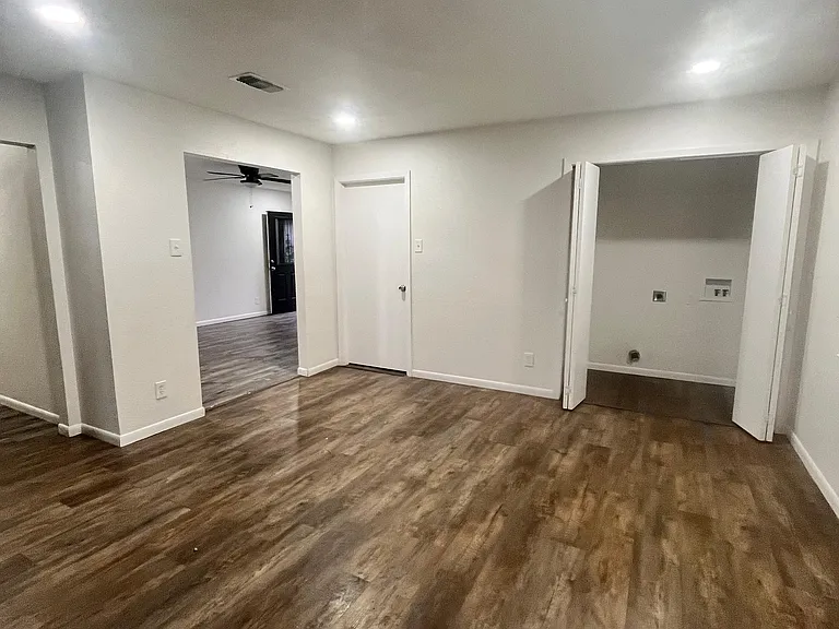 1209 Grinnell St — Photo 10