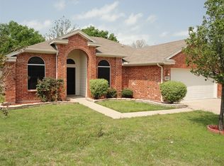 821 Green Acres Ln, Midlothian, TX 76065