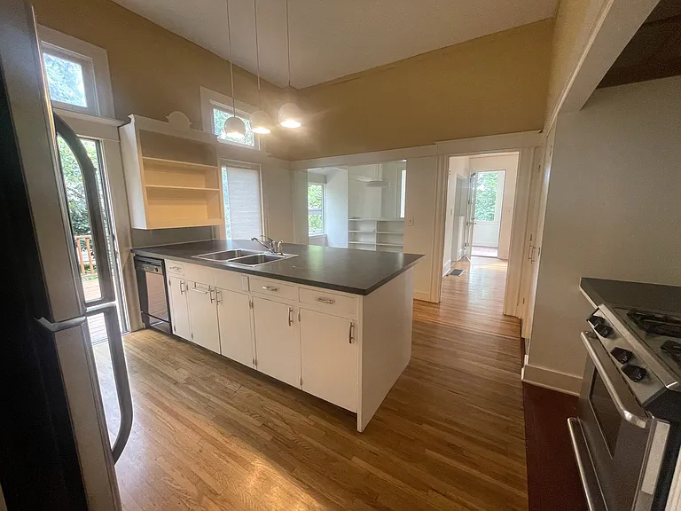 4123 S Corbett Ave — Photo 3