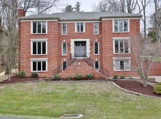 1404 Northwind Rd, Indian Hills, KY 40207