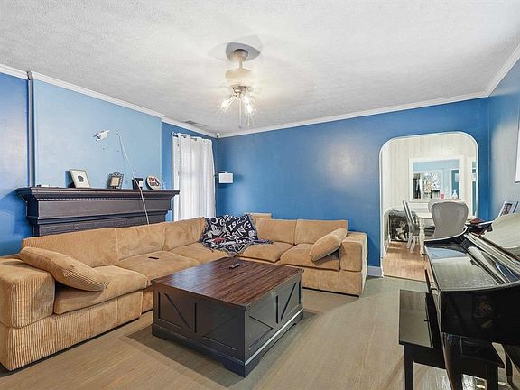 3rd image of 1316 W 15th St