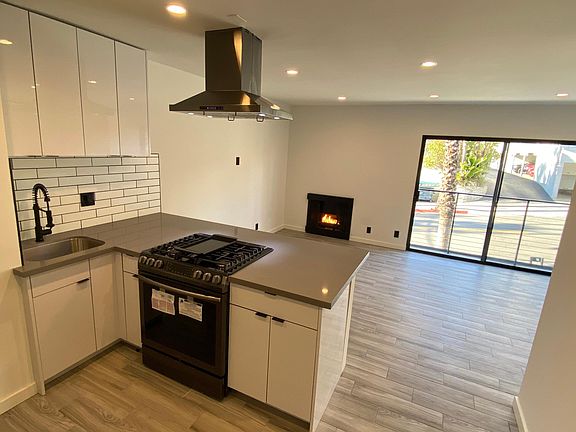 2nd image of 300 Bay St APT 1