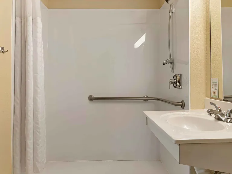 Studio Suite - 1 Queen Bed