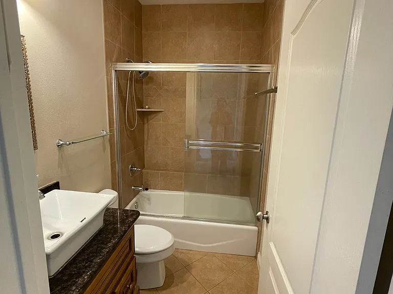 407 Russell Ave — Photo 6