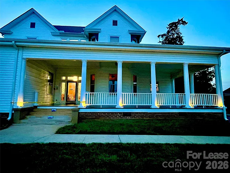 409 N Main St #6 — Photo 8