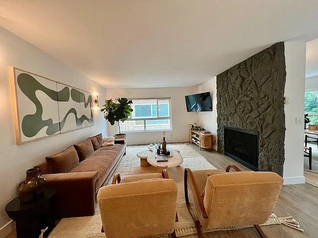 2 bed, 1450 sqft, $4,200 — Photo 4