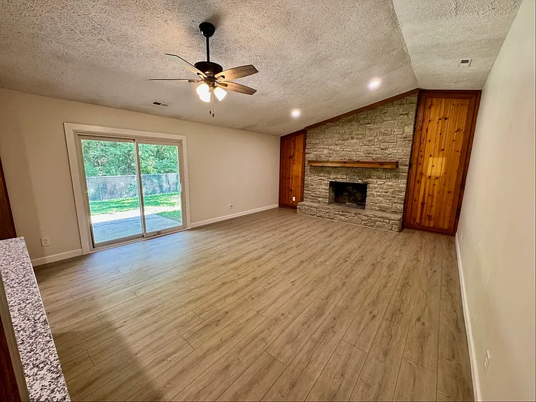 5901 Milhouse Ct — Photo 4