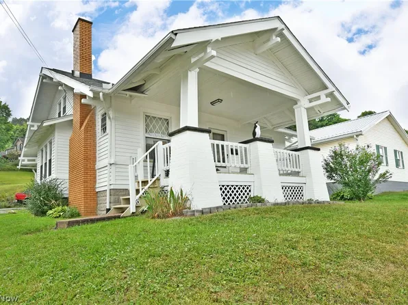 70 W Walnut St, Lowellville, OH 44436