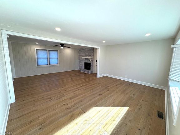 3rd image of 605 Bessie St