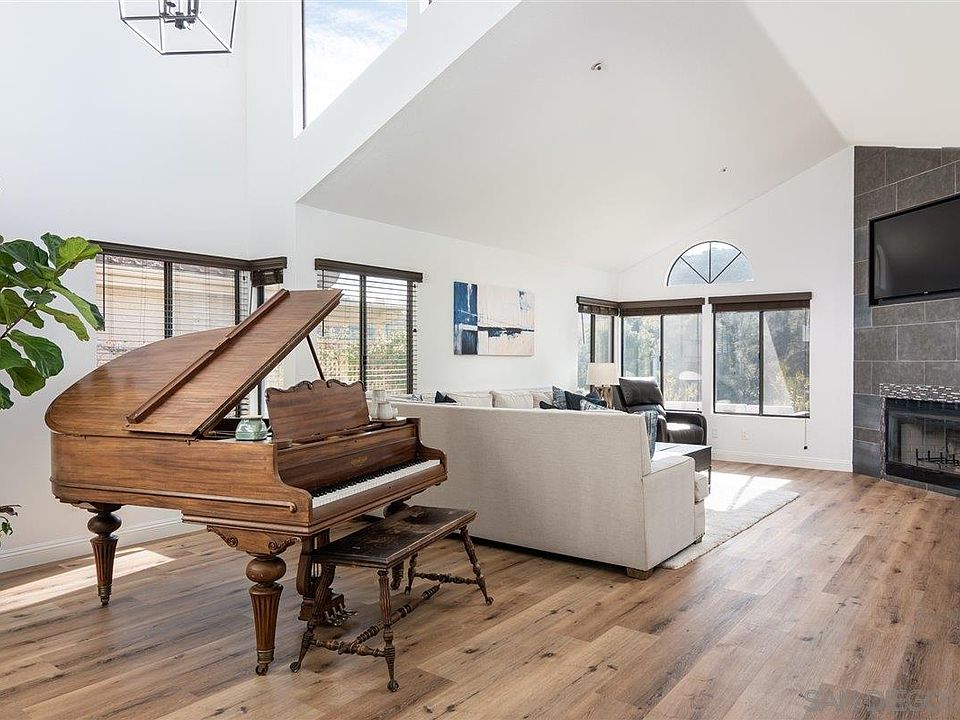 1st image of 2244 Vista Valley Ln