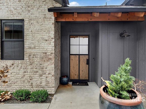 4th image of 152 S Carbon Rivet Ave