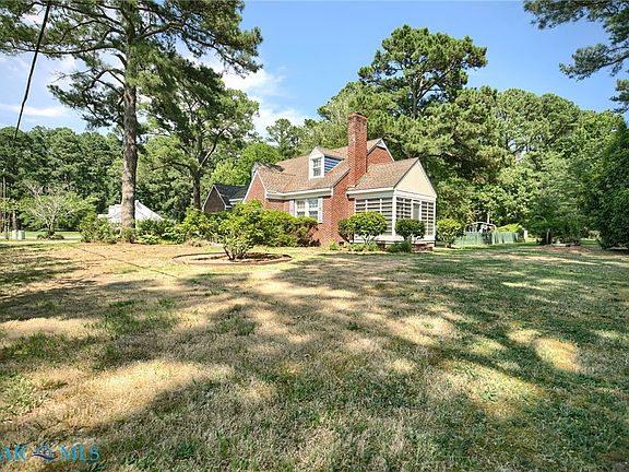 4th image of 1326 Cricket Hill Rd