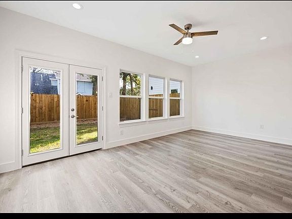 4th image of 4508 Noble St