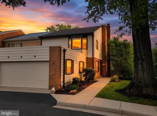 926 Moorefield Creek Rd SW, Vienna, VA 22180