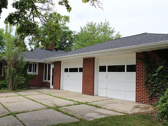 4th image of 541 Woodlawn Ave