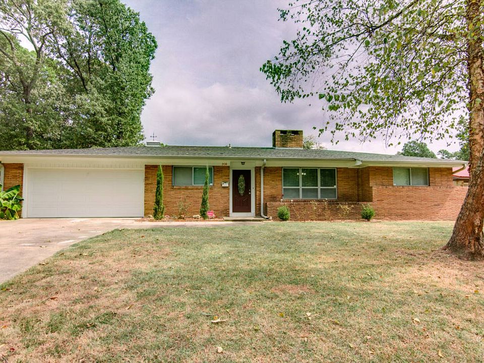 1st image of 208 Melrose Dr