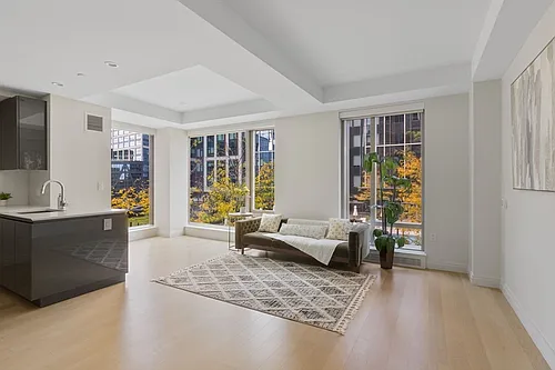 135 Seaport Blvd #611 Photo 1