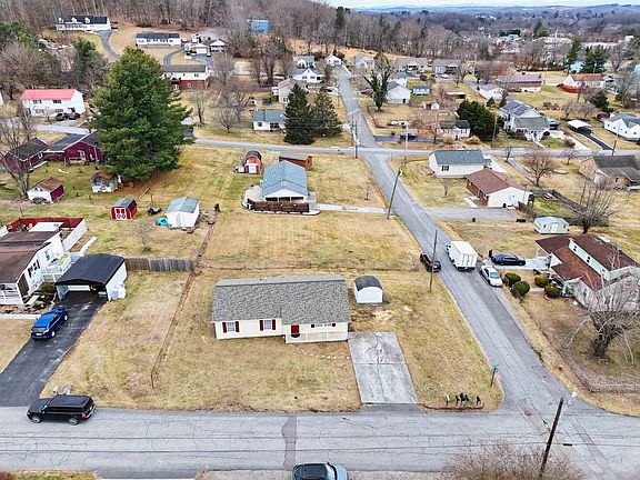2nd image of 1900 Martin Ave