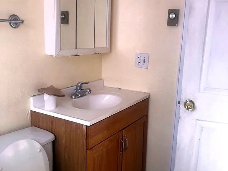 1333 Zeno St — Photo 6