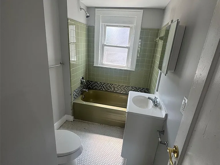 2176 Springle St — Photo 9