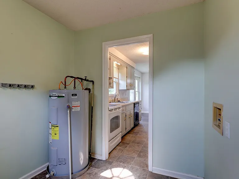 204 Bob White Dr — Photo 25