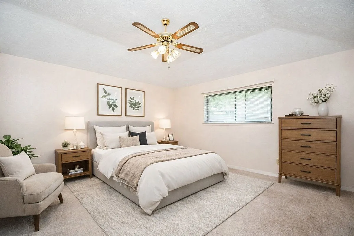 4 bed, 2.0 bath, 1729 sqft, $1,800 — Photo 3