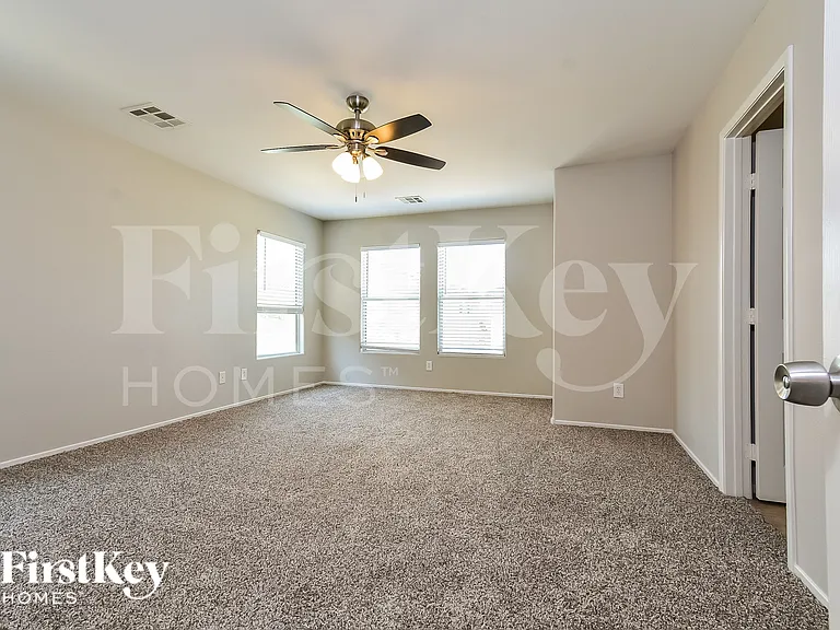 4822 Canary Diamond Ave — Photo 9