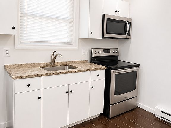 3rd image of 11 Summer St #1B
