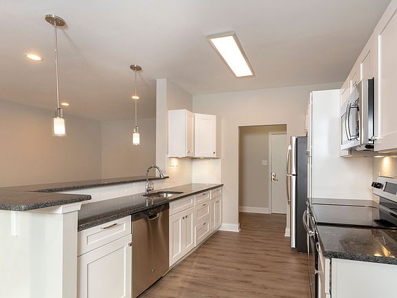 5th image of 313 Creek Dr APT 225