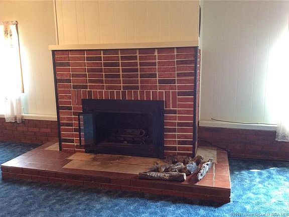5th image of 901 N College St