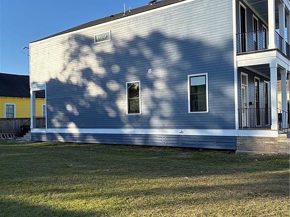 2nd image of 801 Elmira Ave