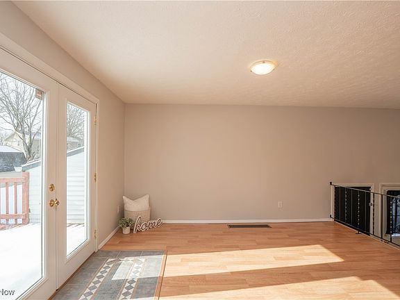 4th image of 5648 Hill Run Cir NW