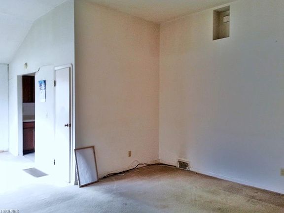 4th image of 26892 1st St