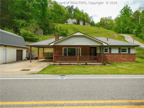 1525 Thorofare Rd, Clendenin, WV 25045