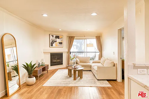 5510 Owensmouth Ave #218 Photo 1