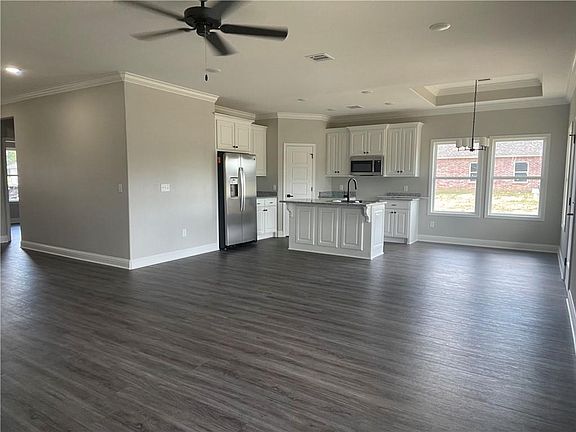 5th image of 216 Grand Coulee Dr