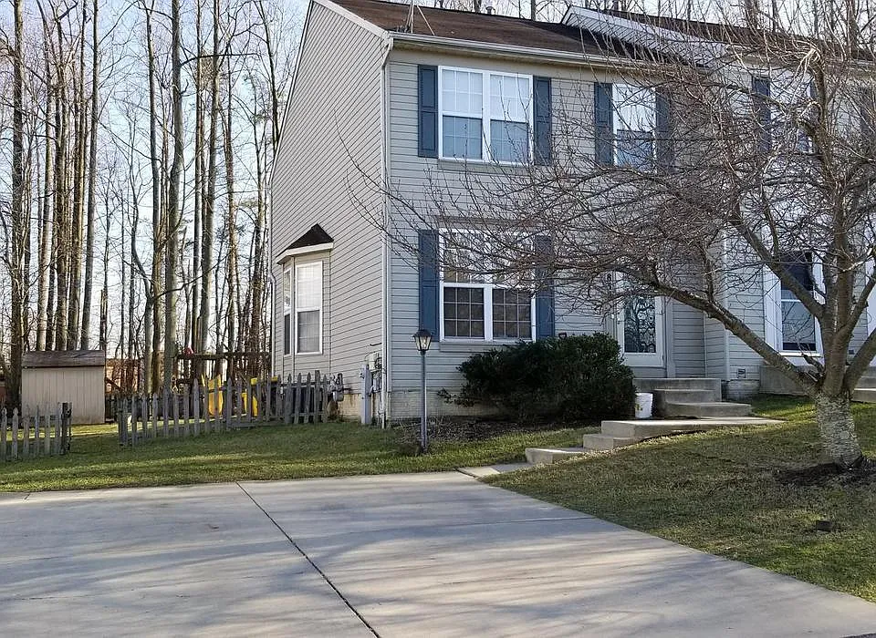 836 Knob Ct