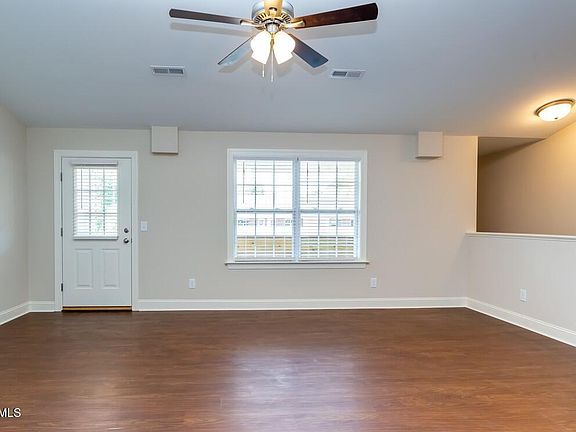 3rd image of 224 Orlando Way APT B