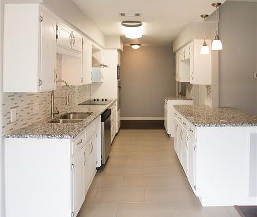 5th image of 3024 Dreeben Dr