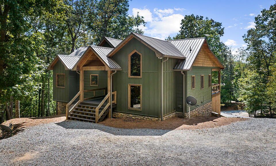 1st image of 14 Riverbend Mnr