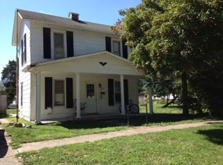 206 S 3rd St, Altamont, IL 62411