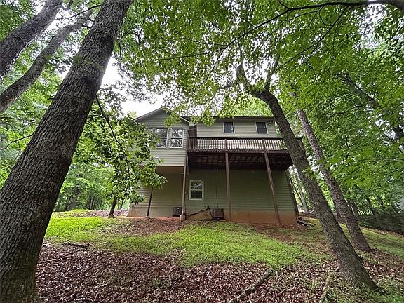 3rd image of 2523 Tamarack Dr