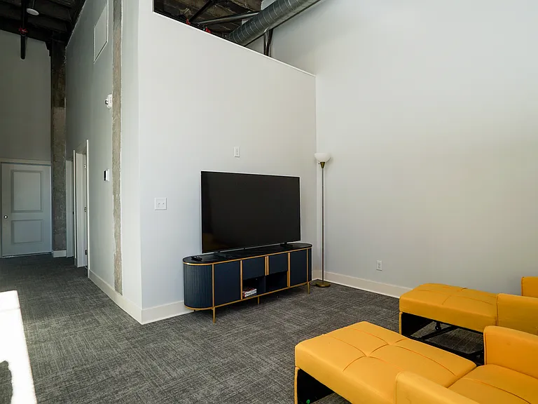 217 N Locust St #6A — Photo 24