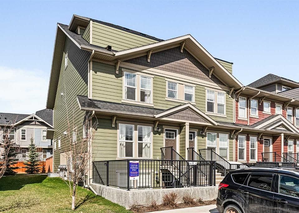 1st image of 463 SW Cranbrook Sq SE