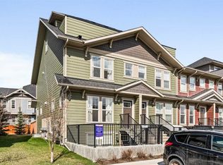 463 SW Cranbrook Sq SE, Calgary, AB T3M3E3