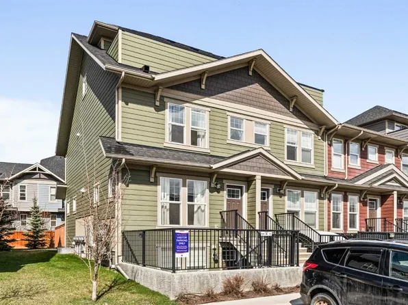 463 SW Cranbrook Sq SE, Calgary, AB T3M 3E3